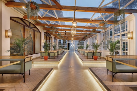 Outdoor banquet area. Hotel Himalaya