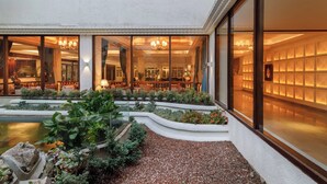 Exterior - Hotel Himalaya Kathmandu - Your Business & Leisure Retreat (Lalitpur)