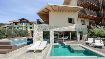 Piscine couverte