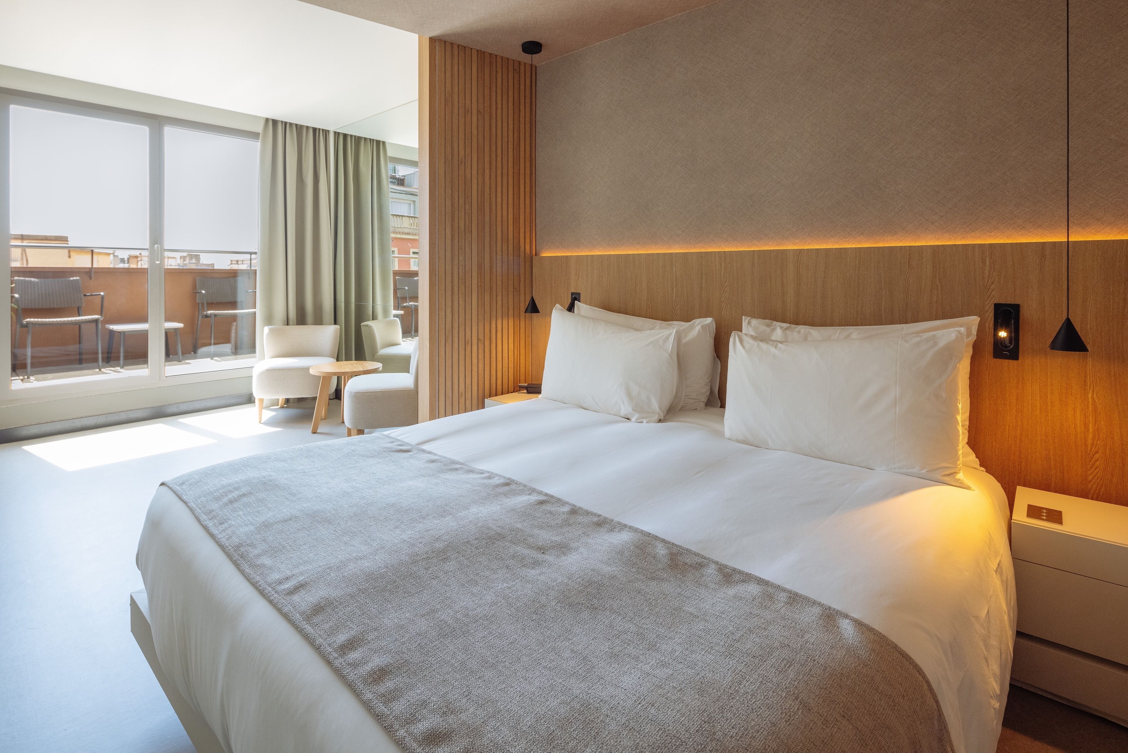 junior suite, balcony | egyptian cotton sheets, down duvets, minibar, in-room safe