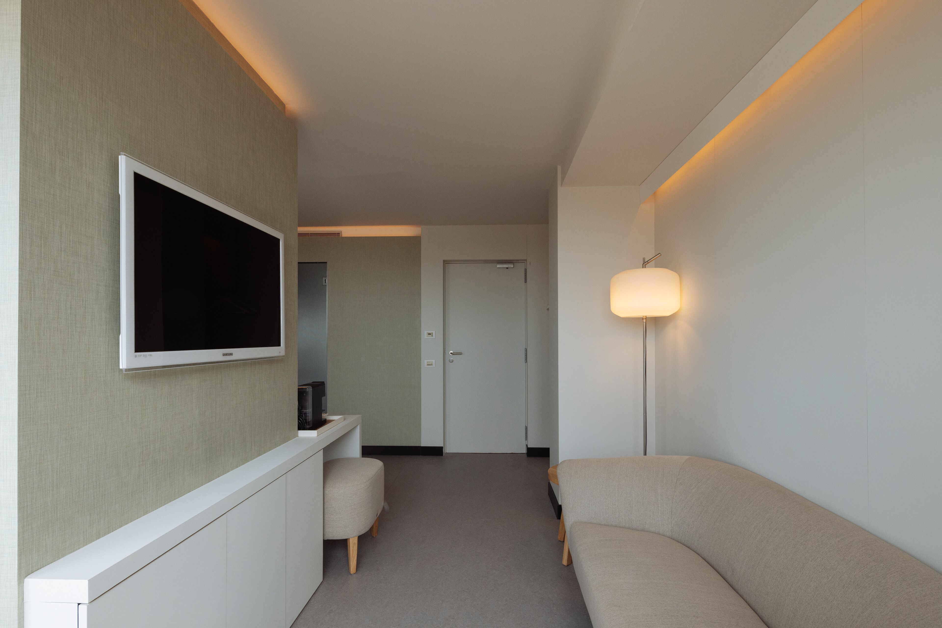 junior suite, balcony | egyptian cotton sheets, down duvets, minibar, in-room safe