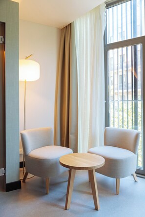 Sábanas de algodón egipcio, cubrecamas y minibar 