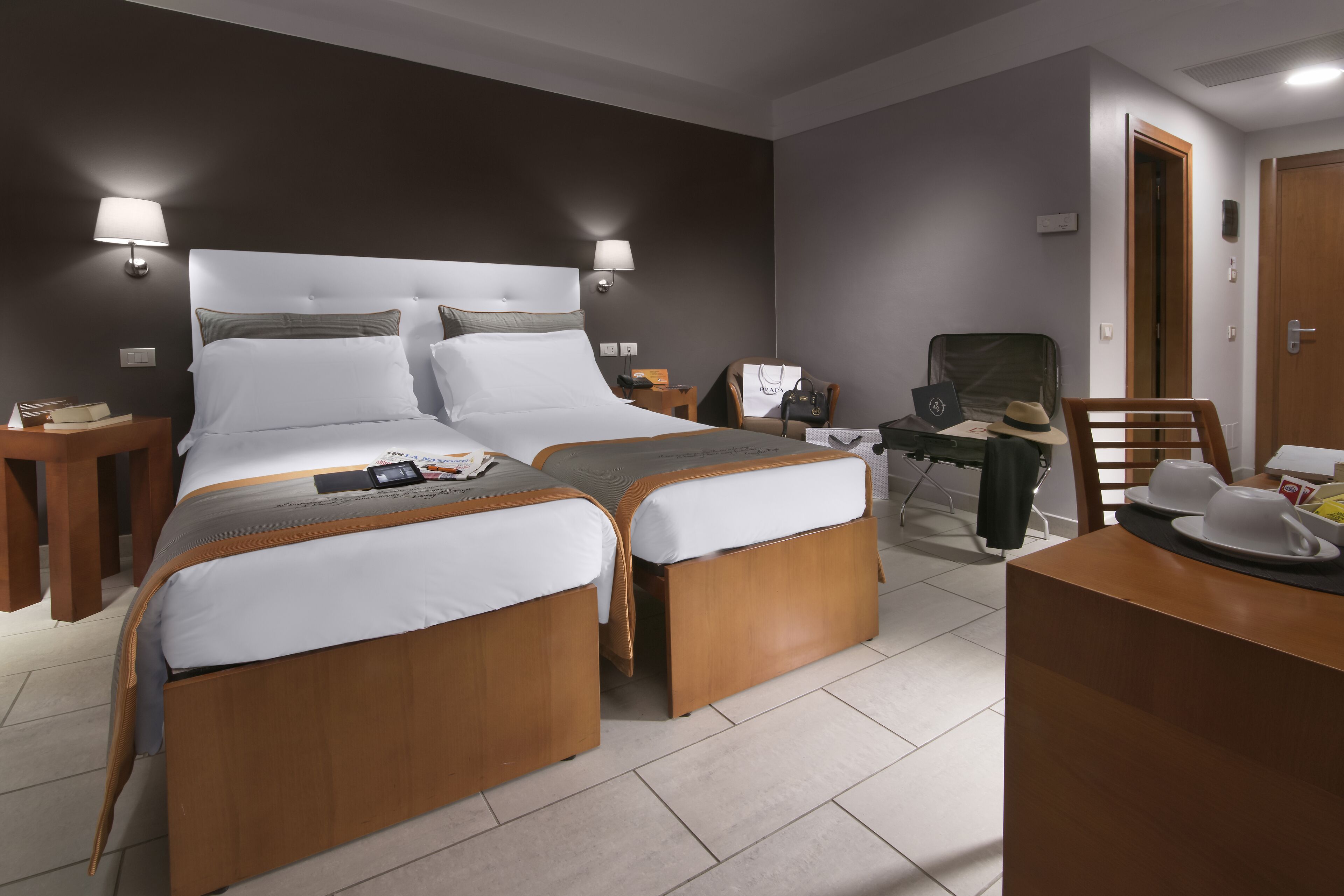 comfort room, 2 single beds, non smoking | egyptian cotton sheets, premium bedding, free minibar items