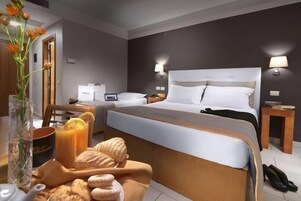 Egyptian cotton sheets, premium bedding, free minibar items