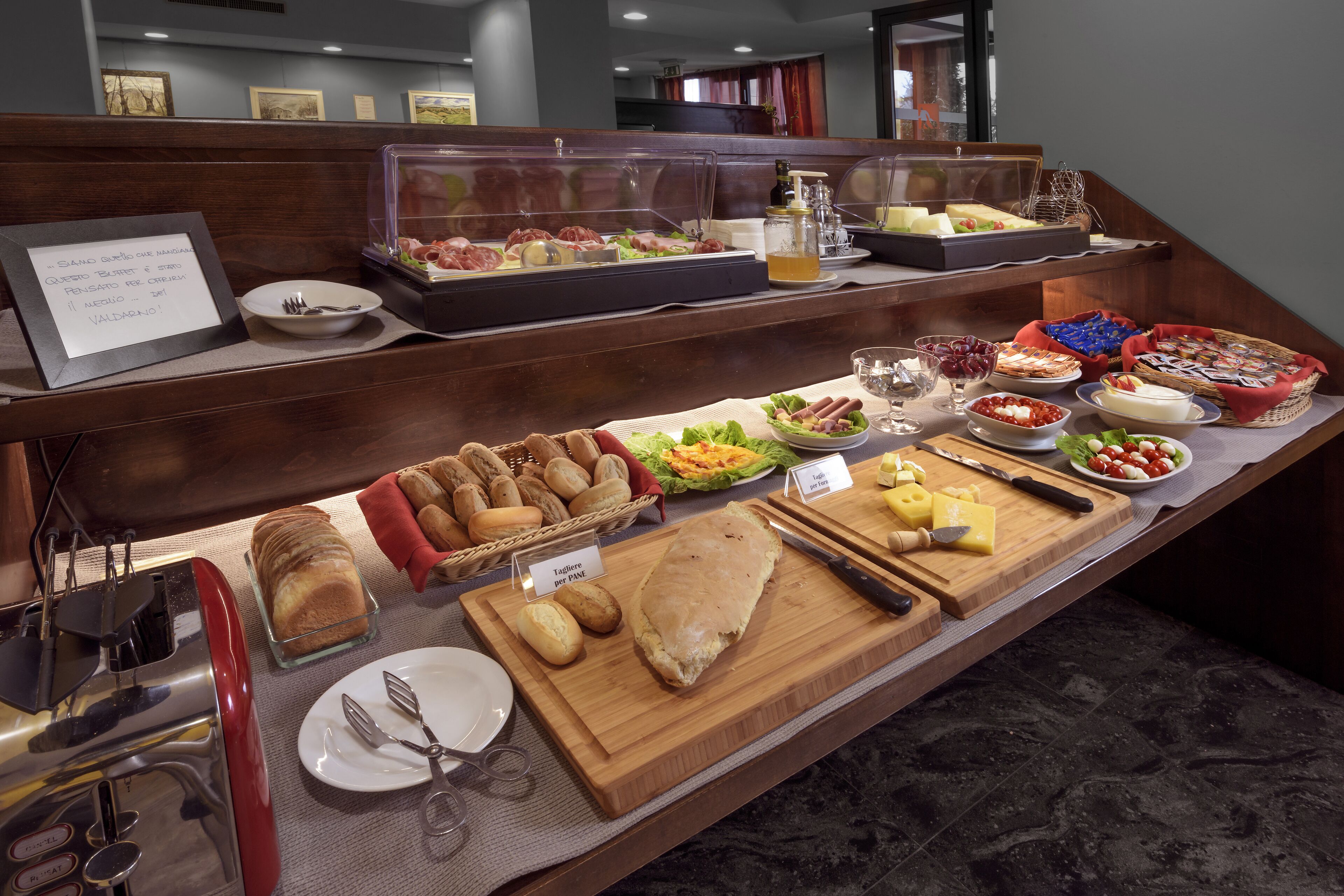 breakfast (eur 5 per person)