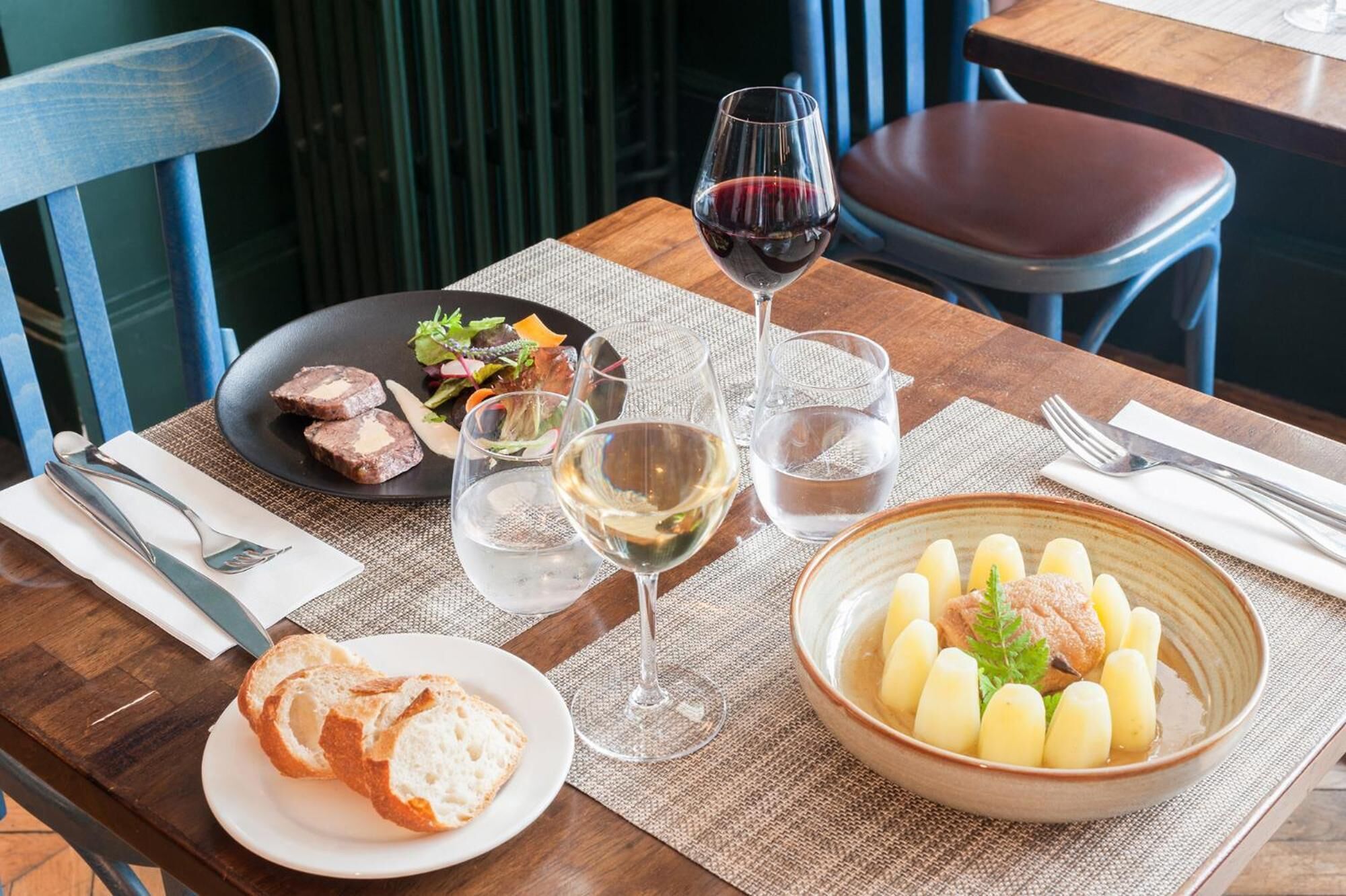 lunch, dinner served; french cuisine, al fresco dining