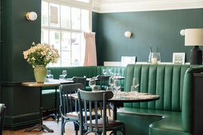 Lunch and dinner served  - The Originals Boutique, Hôtel Ô Gayot (Bagnoles-de-l'Orne)