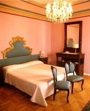 Chambre Double | Couette en duvet d'oie, minibar, coffres-forts dans les chambres, bureau