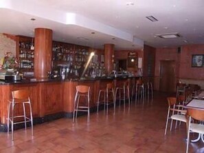 Lounge - Hotel Rural Carlos I (Garganta la Olla)