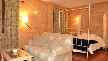 Suite | Coffres-forts dans les chambres, bureau, rideaux occultants
