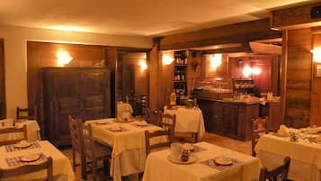 Aperto a colazione e cena