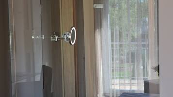 Kamar Double Superior, teras | Wastafel kamar mandi