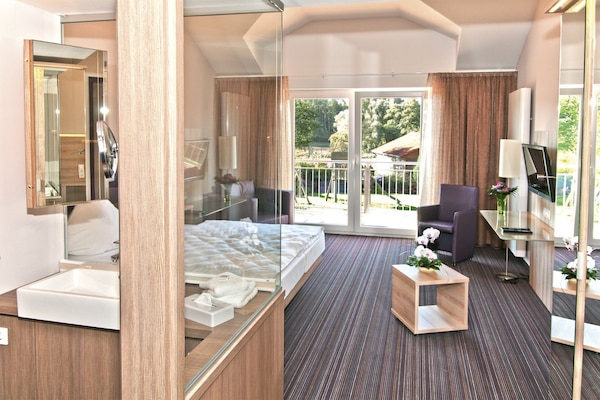 Superior Double Room, Terrace | Select Comfort beds, in-room safe, laptop workspace, soundproofing