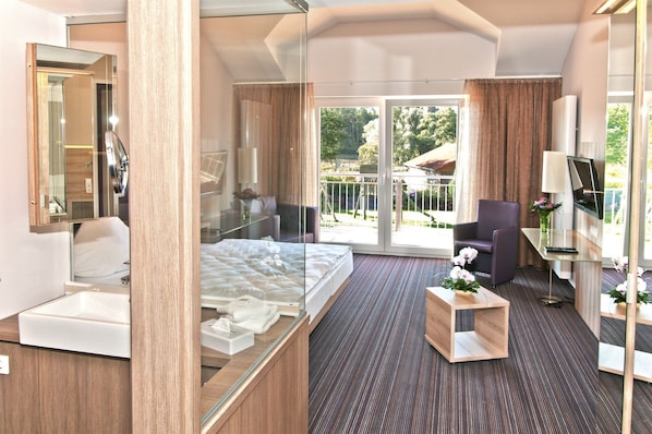 ห้องซูพีเรียดับเบิล, ระเบียง | เตียง Select Comfort, ตู้นิรภัยในห้องพัก, พื้นที่ทำงานแบบใช้แล็ปท็อป