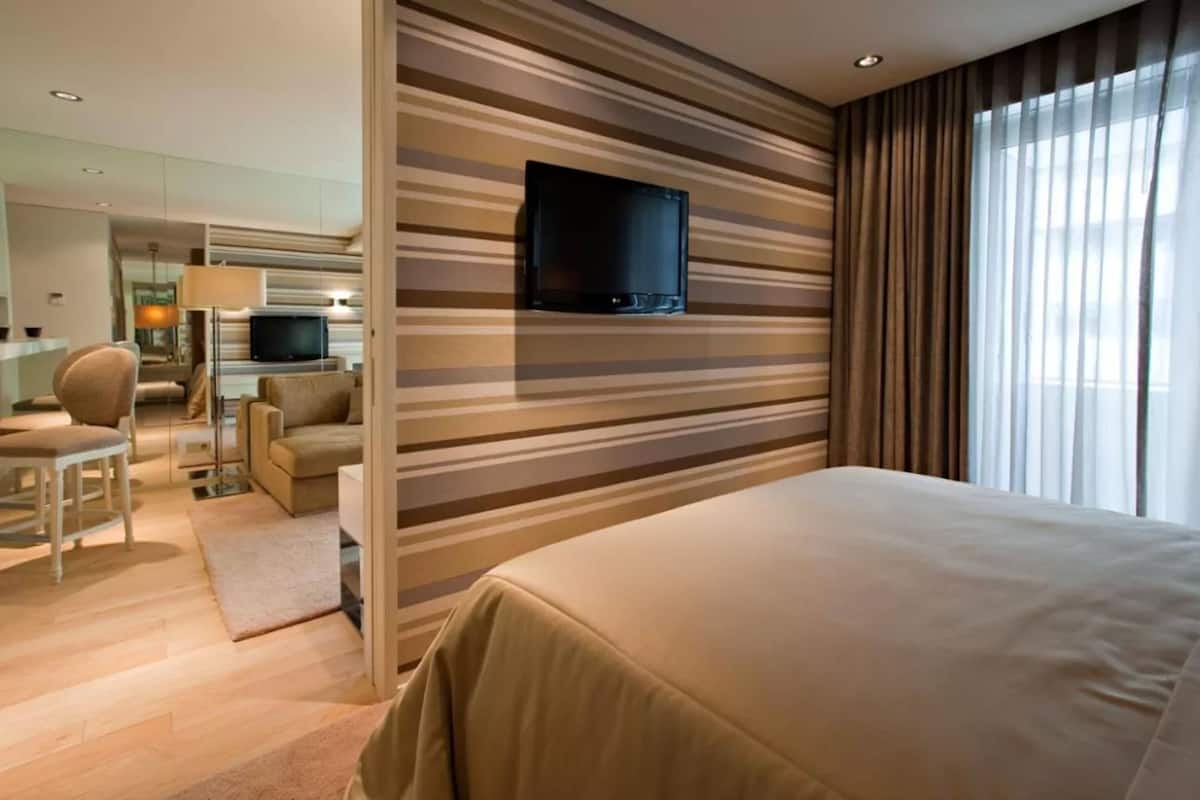 Coffres-forts dans les chambres, bureau, chambres insonorisées