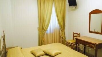 Literie de qualité supérieure, coffres-forts dans les chambres, bureau