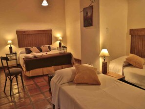 Quadruple Room | In-room safe, individually decorated, individually furnished, desk - Hotel El Reposo del Diablo (Tilcara)