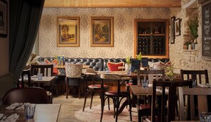 Lunch and dinner served