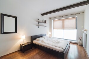 Deluxe Apartment, 2 Bedrooms | Shared kitchen facilities | Full-size fridge, microwave, oven, stovetop