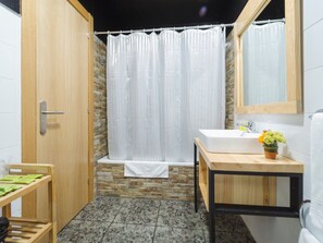 Superior Triple Room | Bathroom - Hotel San Miguel Gijón (Gijon)