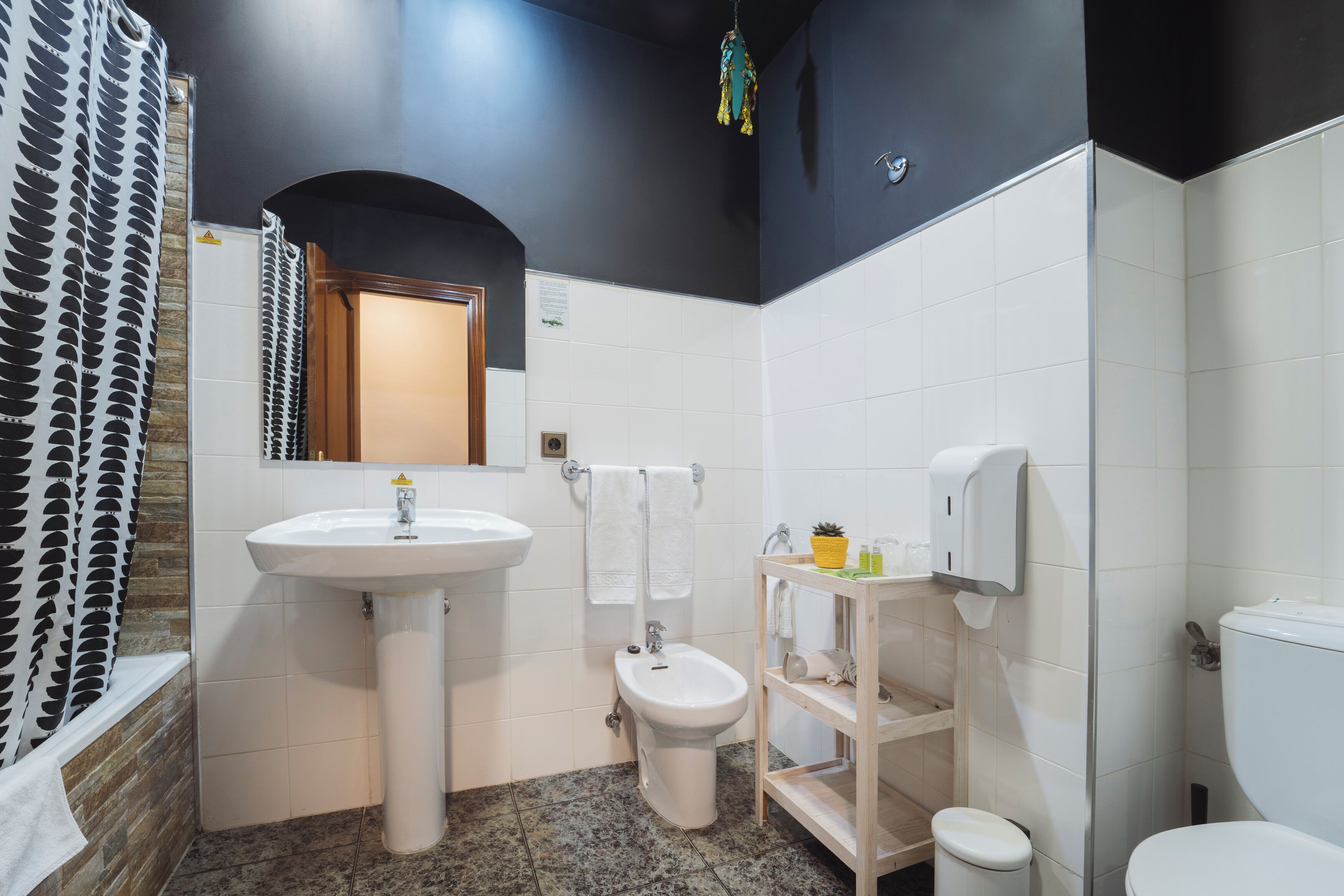 comfort double room | bathroom | free toiletries, hair dryer, towels