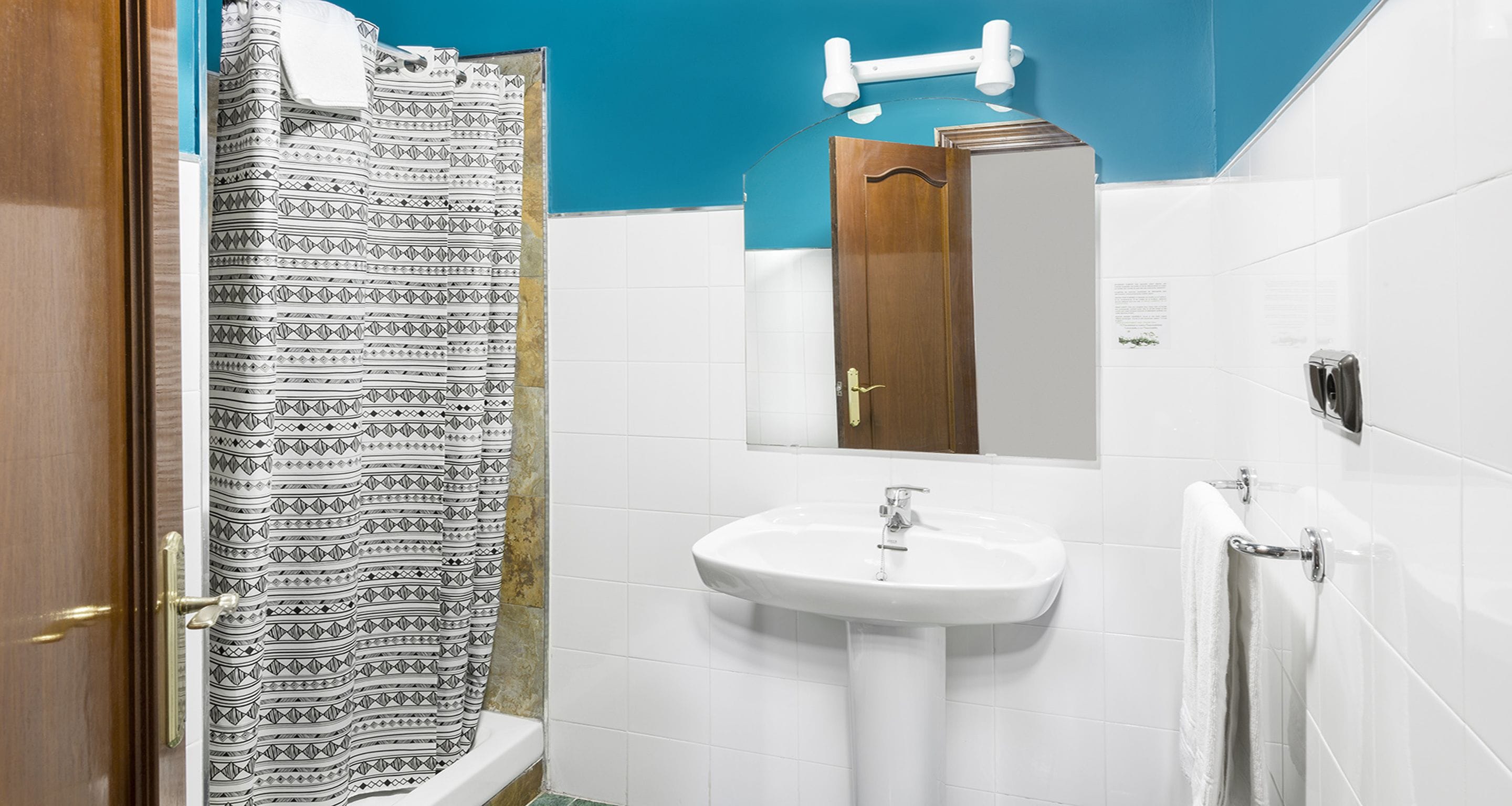 standard penthouse, 1 double bed | bathroom | free toiletries, hair dryer, towels