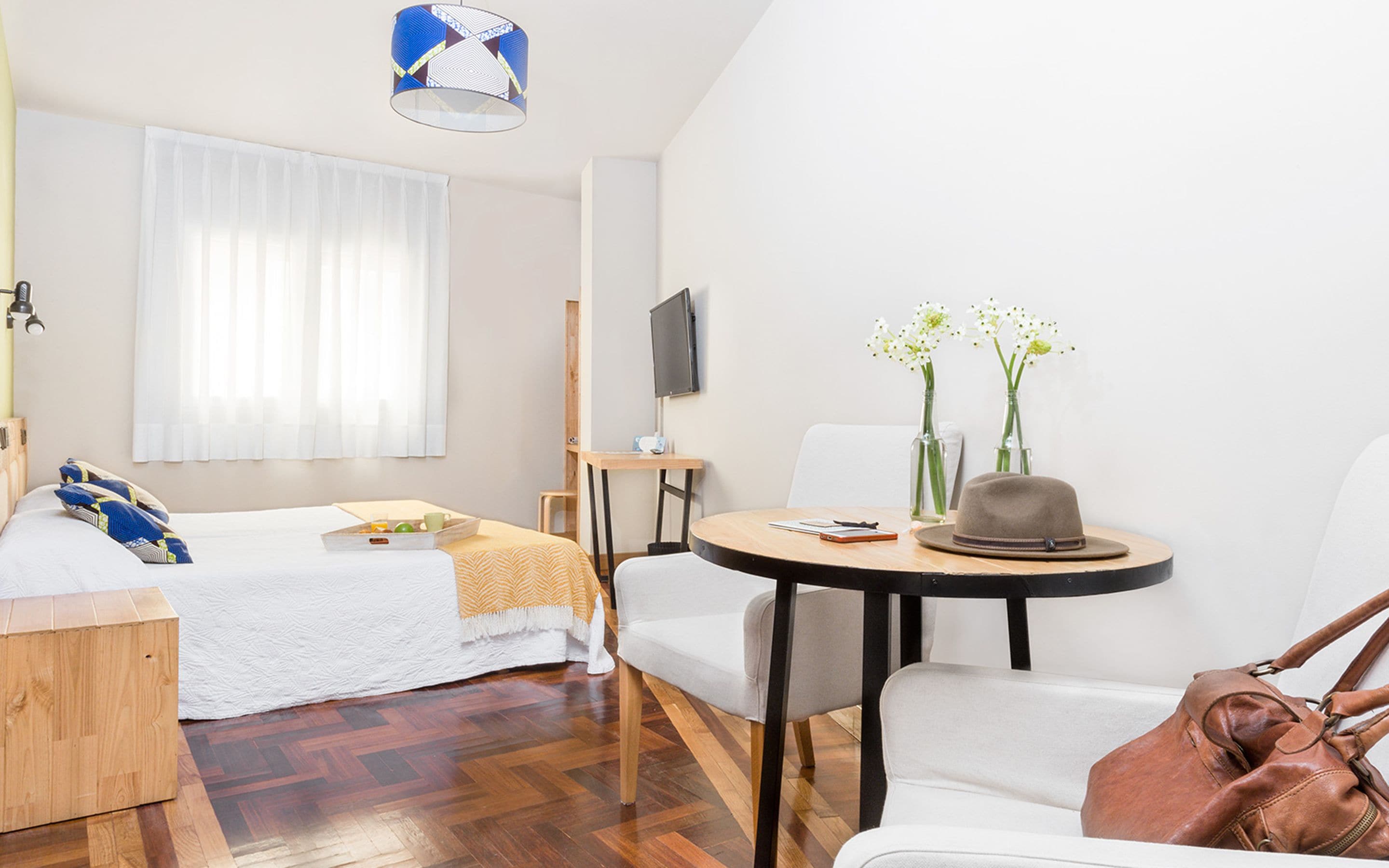 Bureau, rideaux occultants, Wi-Fi gratuit, draps fournis