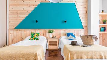Habitación doble superior | Escritorio, cortinas blackout, wifi gratis y ropa de cama