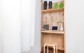 Chambre Double Supérieure | Bureau, rideaux occultants, Wi-Fi gratuit, draps fournis