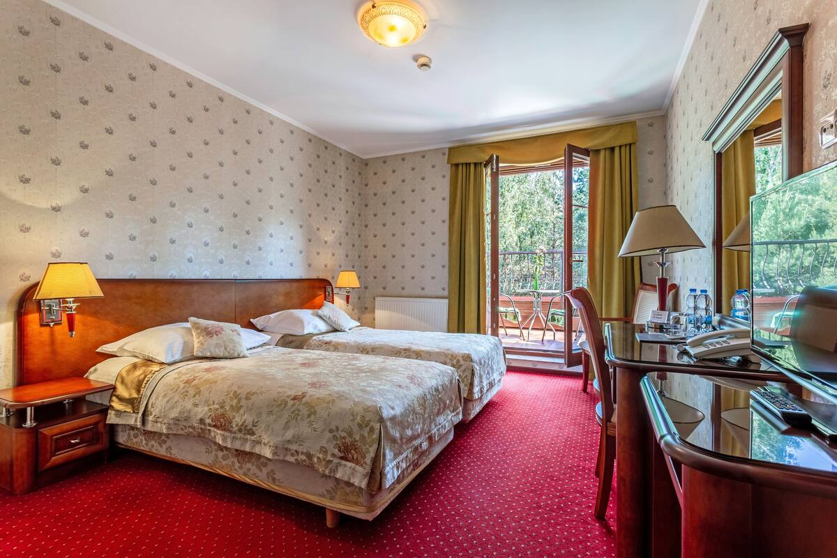 superior twin room | 1 bedroom, desk, blackout curtains, iron/ironing board