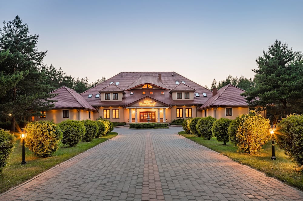 Hotel Dworek Tryumf Dąbrowscy Spółka Jawna