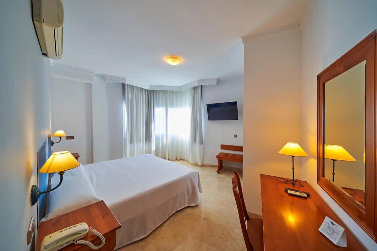 in-room safe, soundproofing, free cots/infant beds, rollaway beds