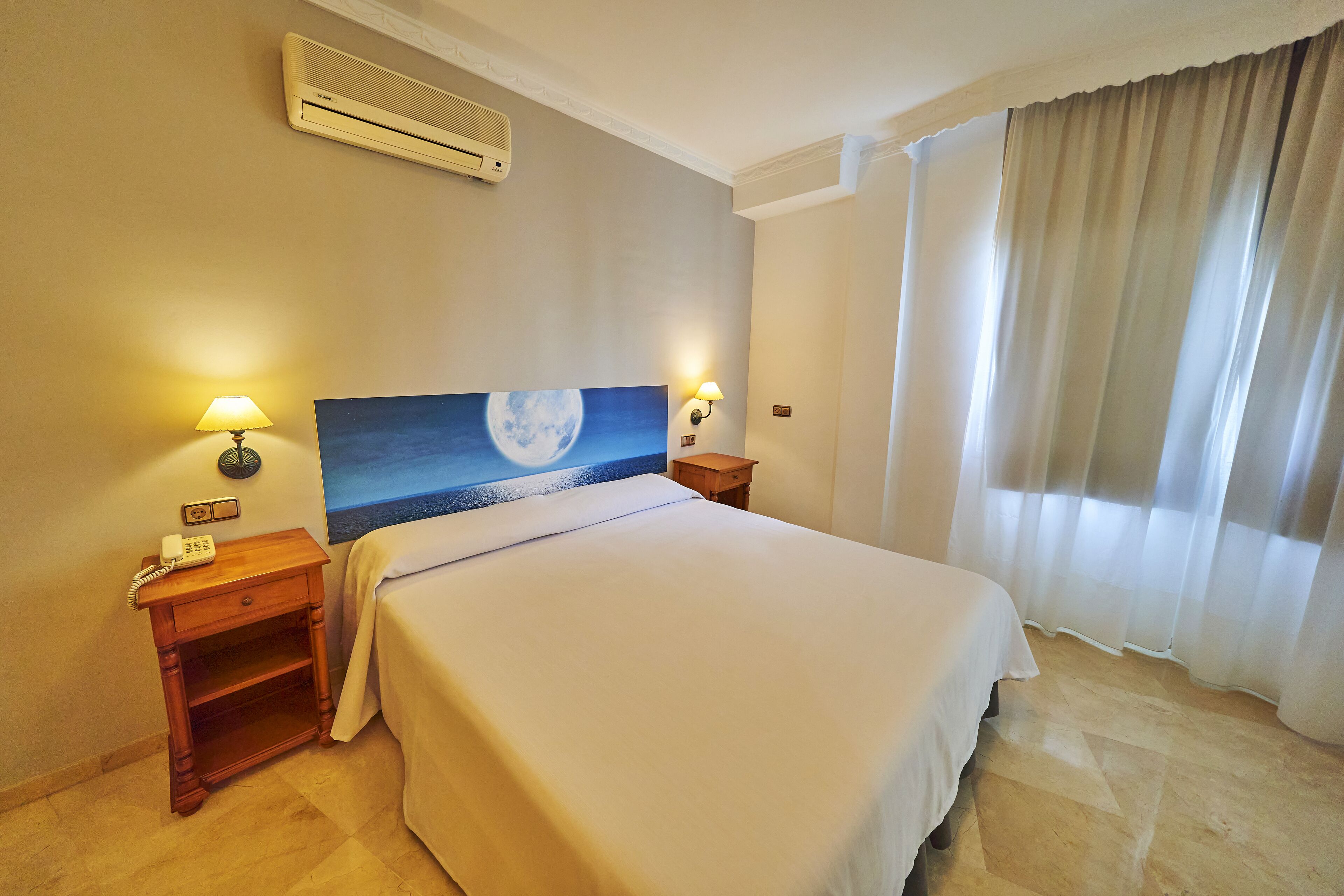 standard double or twin room | in-room safe, soundproofing, free cots/infant beds, rollaway beds