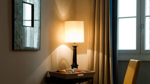 Double Room | Room service - dining - Black 5 Florence (Florence)