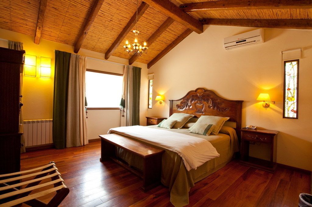 Ropa de cama de alta calidad y minibar 