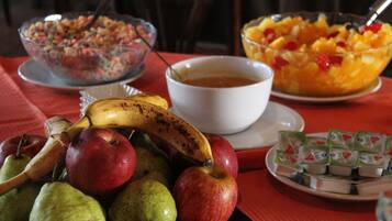 Sudah termasuk sarapan prasmanan setiap hari