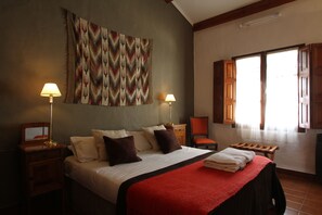 四人房 | 特色装修、免费 WiFi、床单