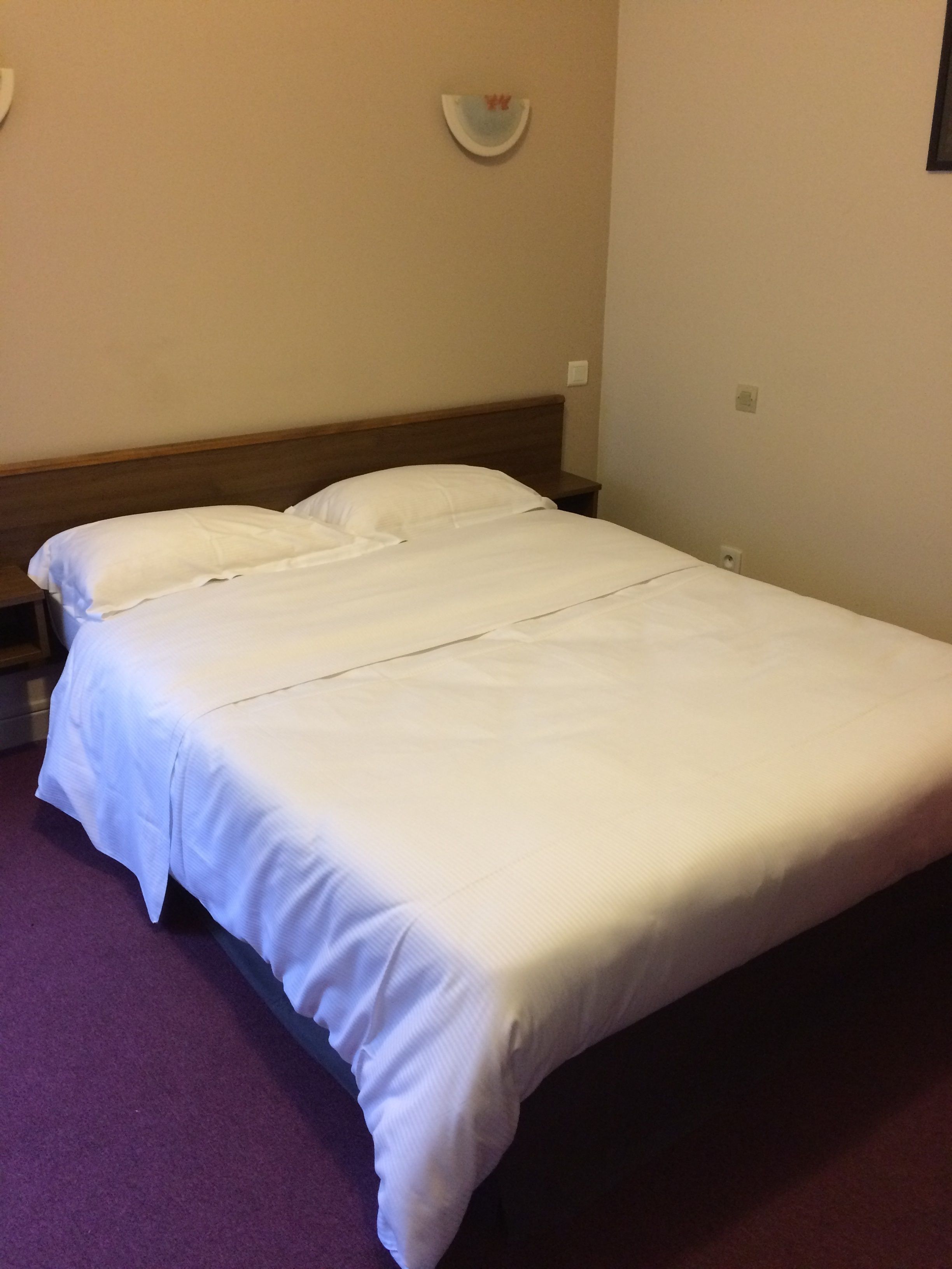 double room | desk, soundproofing, iron/ironing board, free cots/infant beds