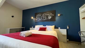 Chambre Double Supérieure | Bureau, rideaux occultants, Wi-Fi gratuit, draps fournis