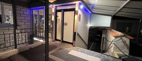 Pintu masuk interior