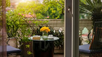 Executive Room, Balcony, City View | Terrace/patio