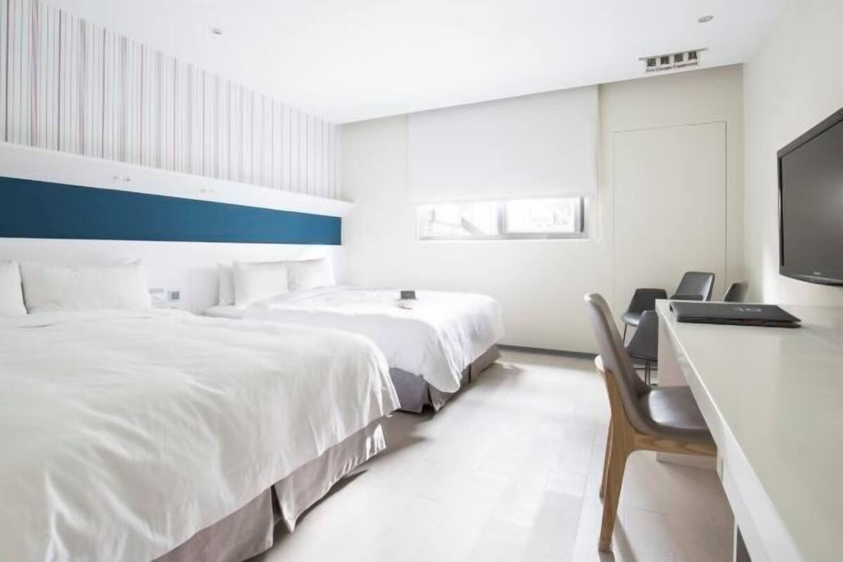 Hypo-allergenic bedding, down duvets, pillow-top beds, free minibar