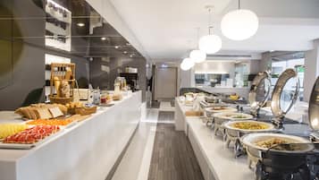 Free daily self-serve breakfast