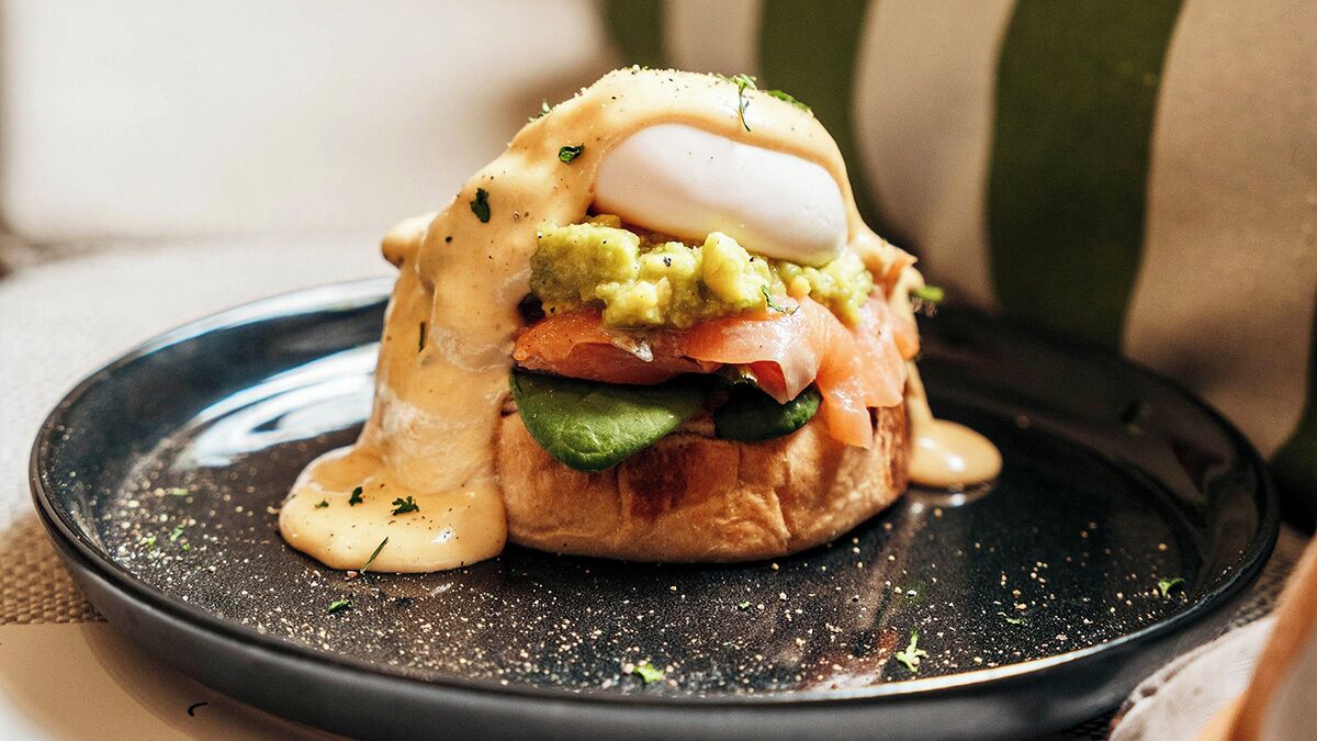 daily full breakfast (usd 22.95 per person)