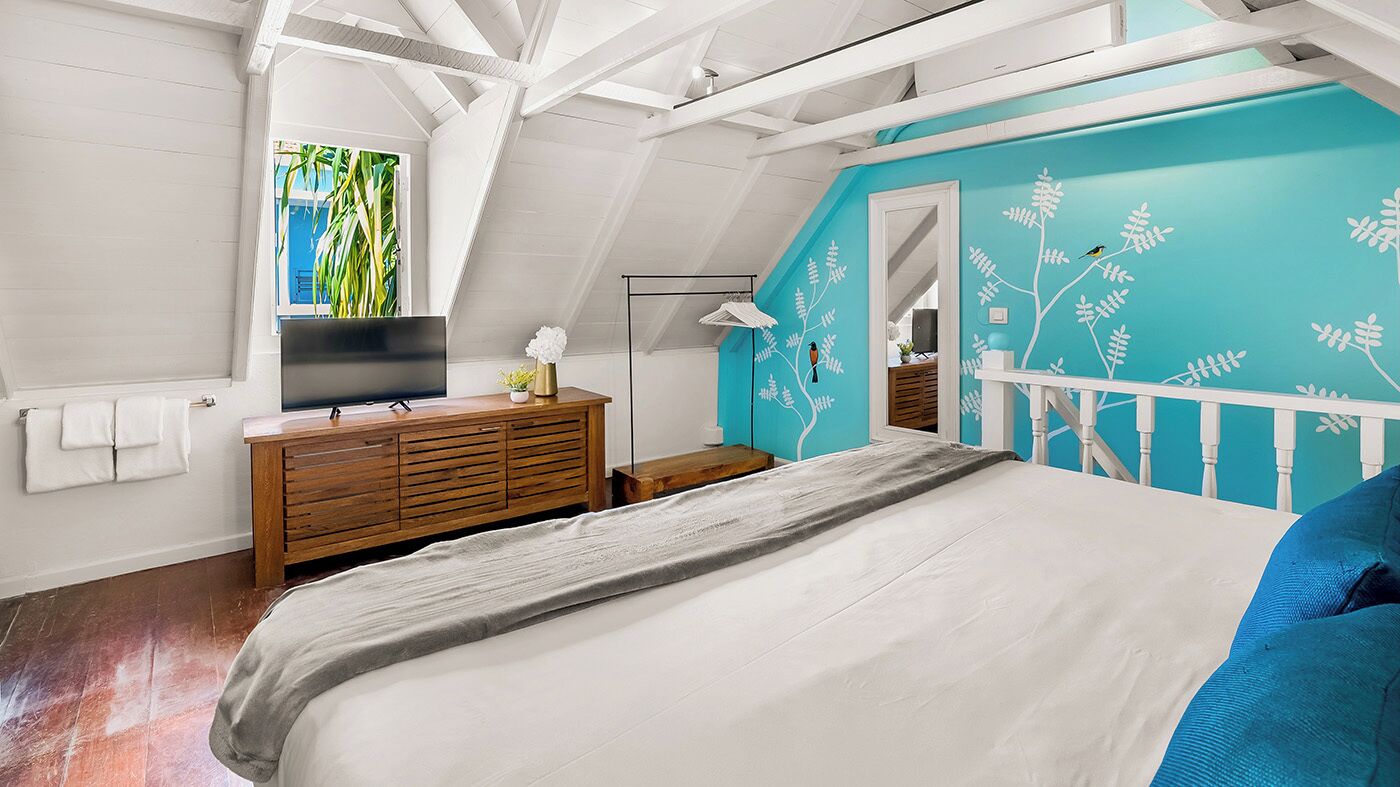 loft (split level) | premium bedding, in-room safe, iron/ironing board, cots/infant beds