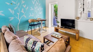 Loft (Split Level) | Premium bedding, in-room safe, iron/ironing board, cots/infant beds