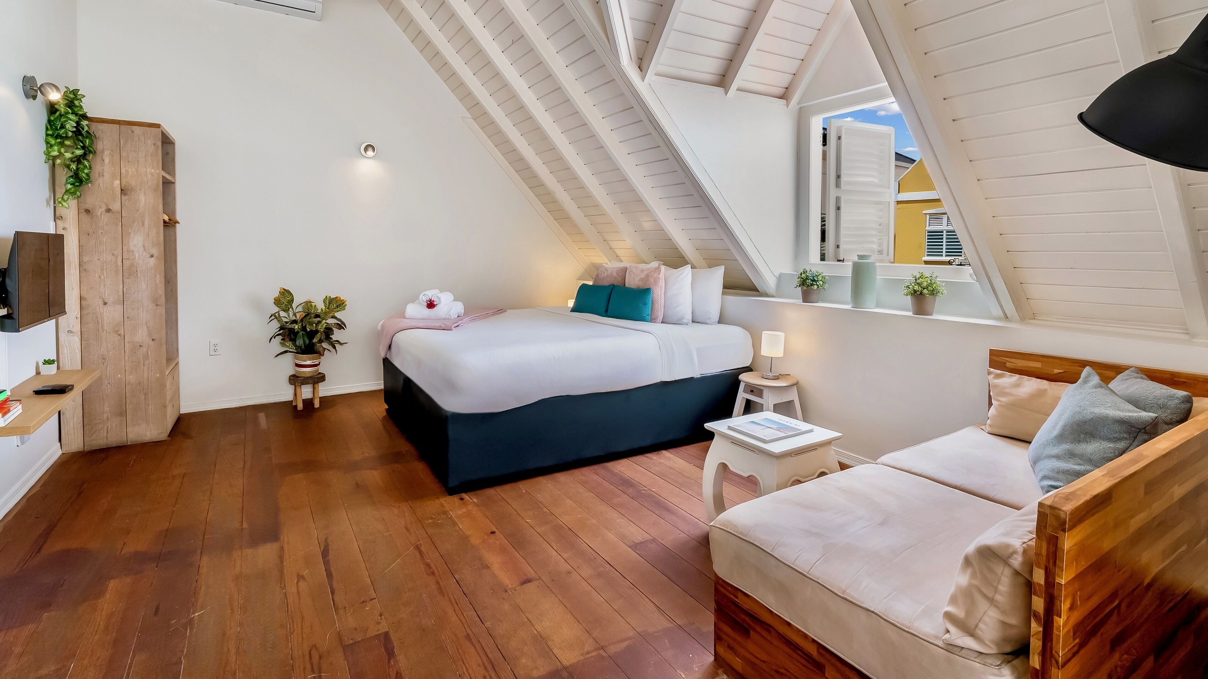 classic room | premium bedding, in-room safe, iron/ironing board, cots/infant beds