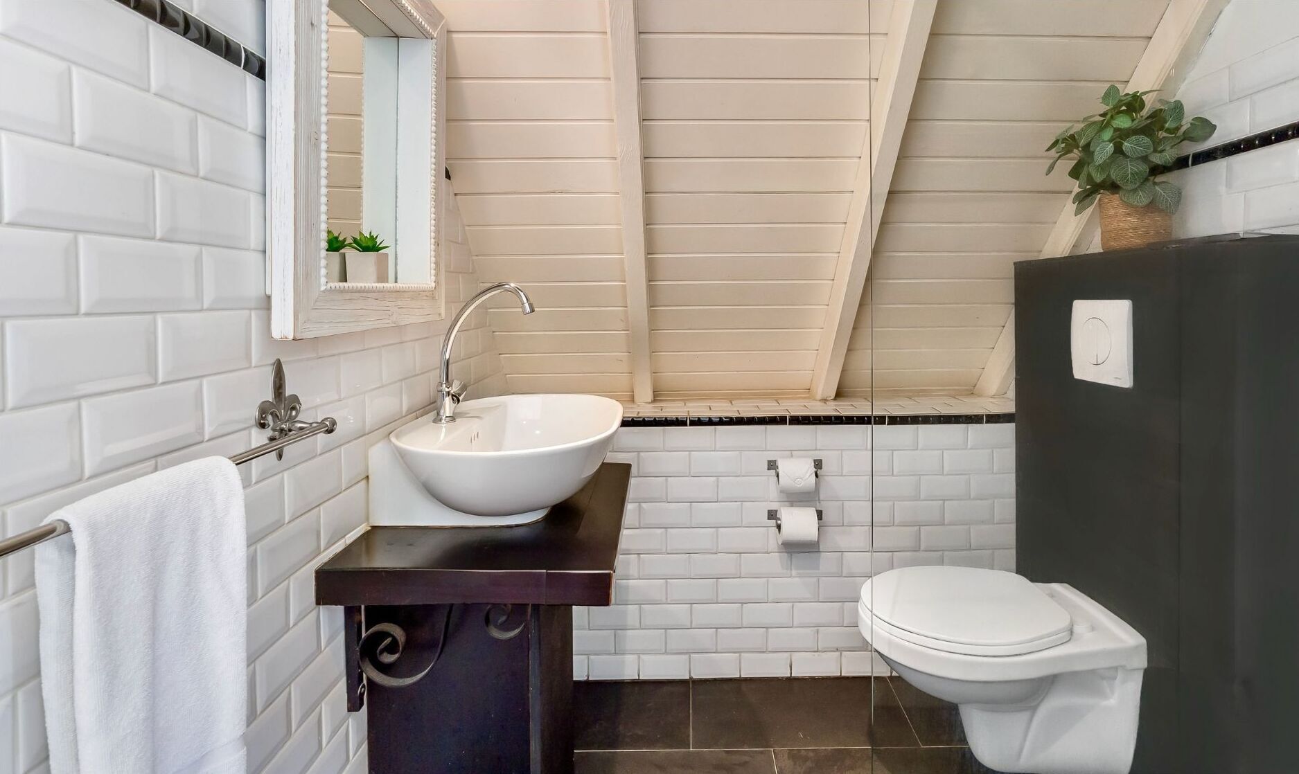 classic room | premium bedding, in-room safe, iron/ironing board, cots/infant beds