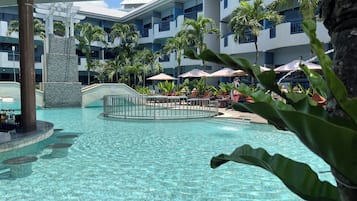 3 outdoor pools