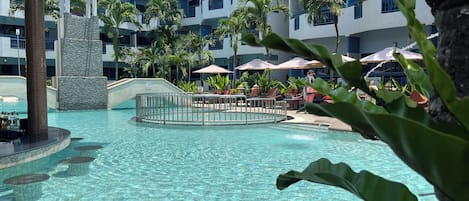 3 outdoor pools